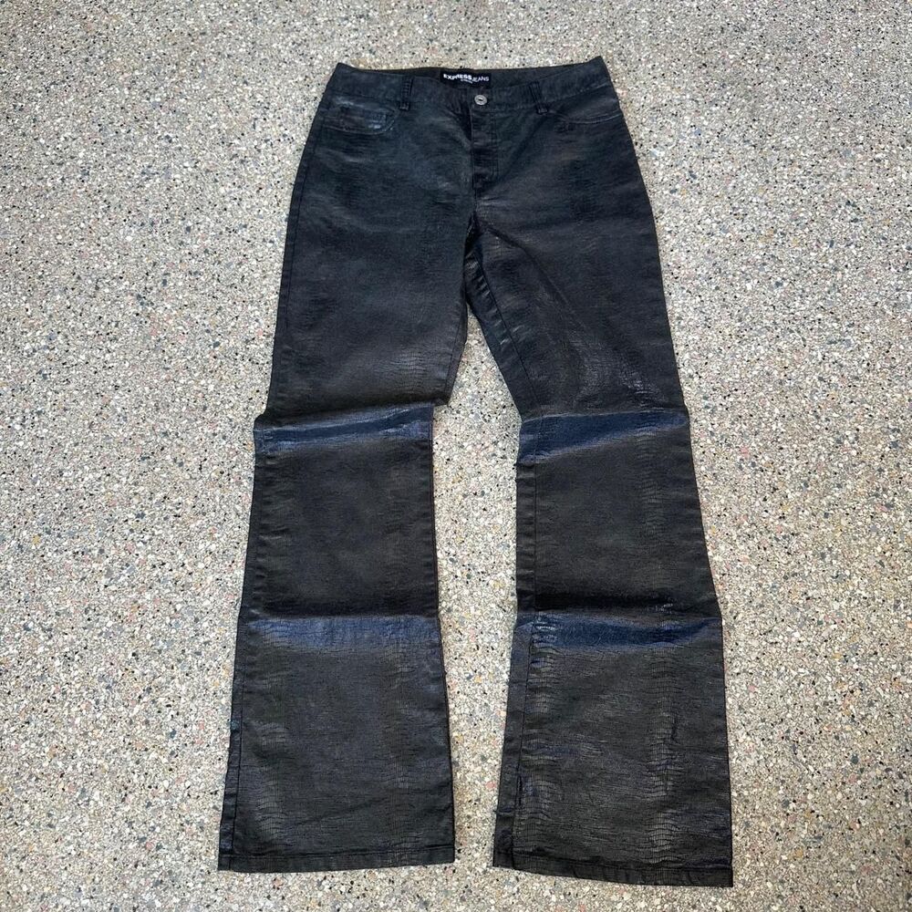 Express stretch snake skin design black boot cut pants womens size 3/4